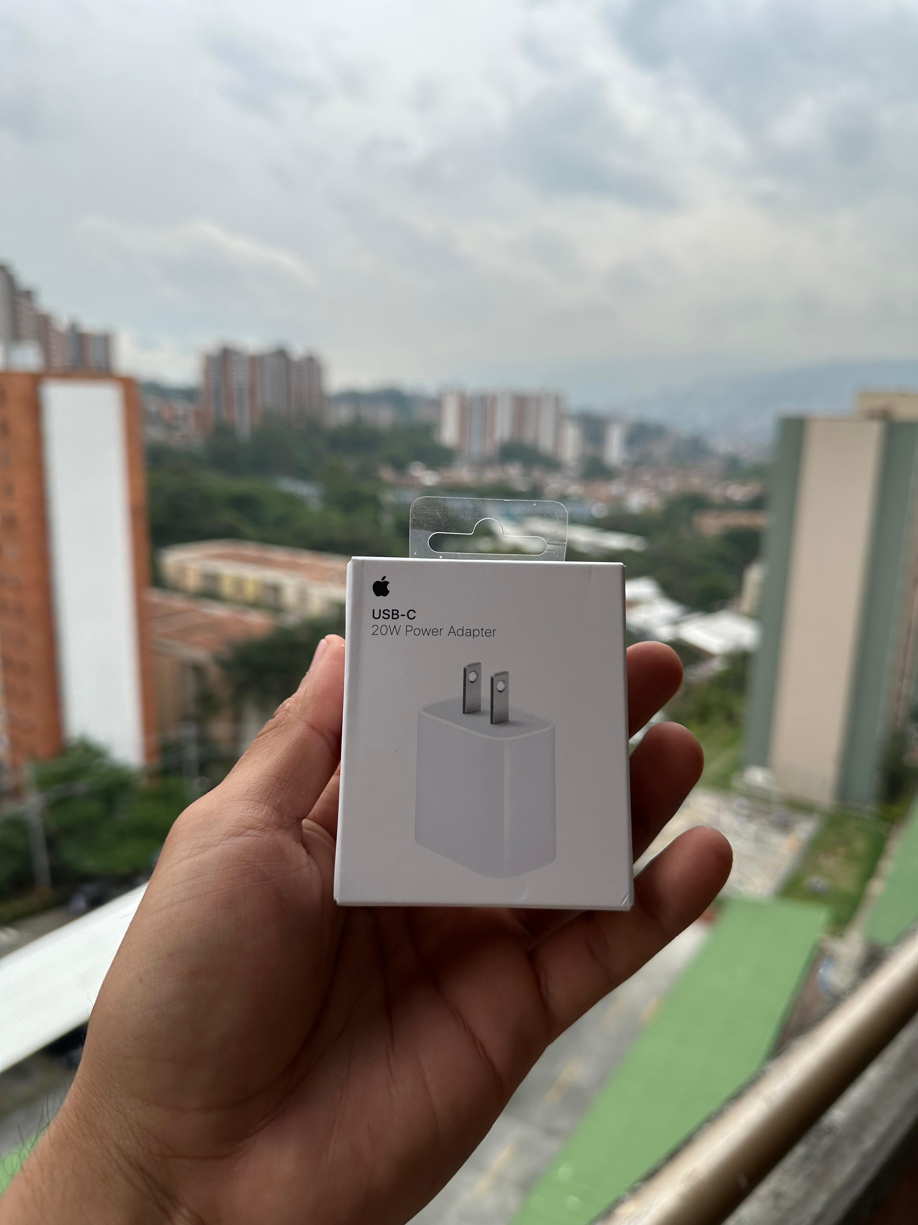 ADAPTADOR CUBO DE CARGA IPHONE 20w